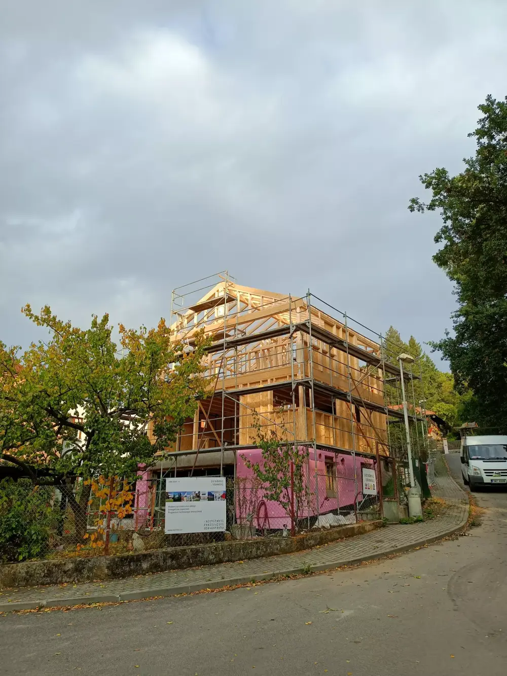 Montáž domu z CLT panelů